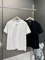 PRADA(プラダ)新作芸能人コピー襟元三角は➕の三角形徽章高品質半袖Ｔシャツを刺繍します