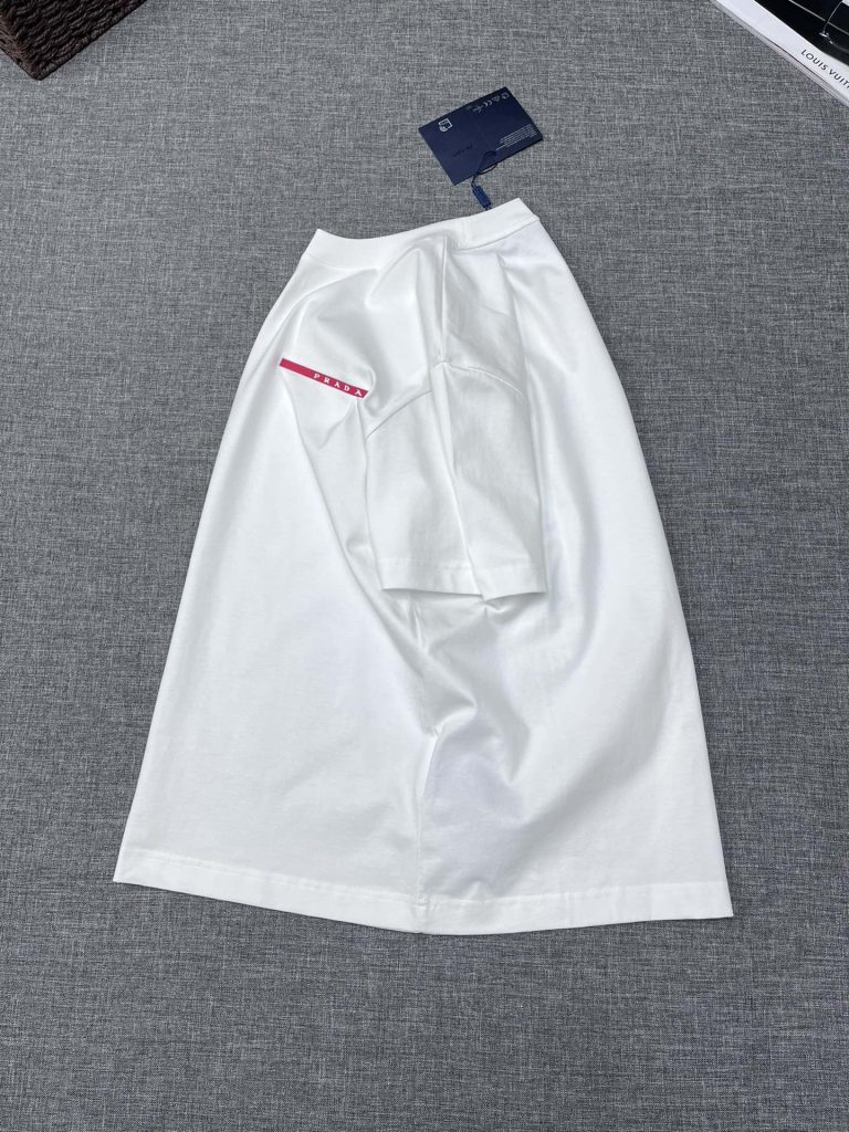 PRADA(プラダ)  2024夏物定番 偽物 シンプルスタイルカジュアル半袖 激安通販