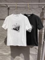 PRADA(プラダ) 2024春夏新作芸能人 n級品 定番三角ロゴプリントロゴ半袖
