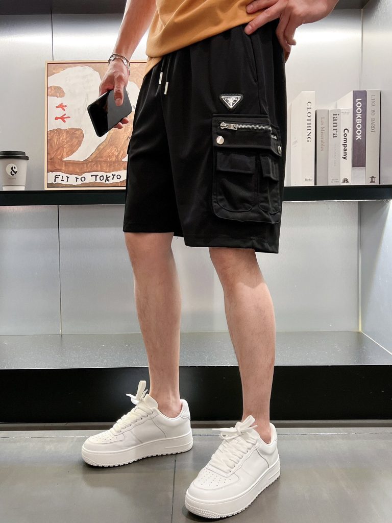 PRADA(プラダ) 新作 コピー 三角バッジ流行カーゴパンツ