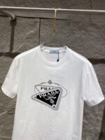 PRADA(プラダ) 2024春夏新作芸能人 n級品 定番三角ロゴプリントロゴ半袖