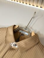 PRADA(プラダ) 2024春夏新作 コピー 定番半袖シャツです