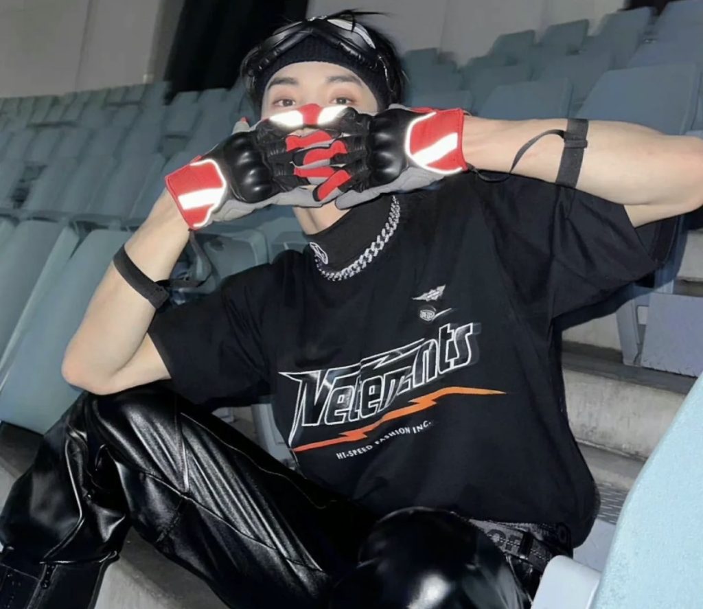 Vetements(ヴェトモン)偽物オシャレなlogeプリントカジュアル半袖Tシャツ激安通販