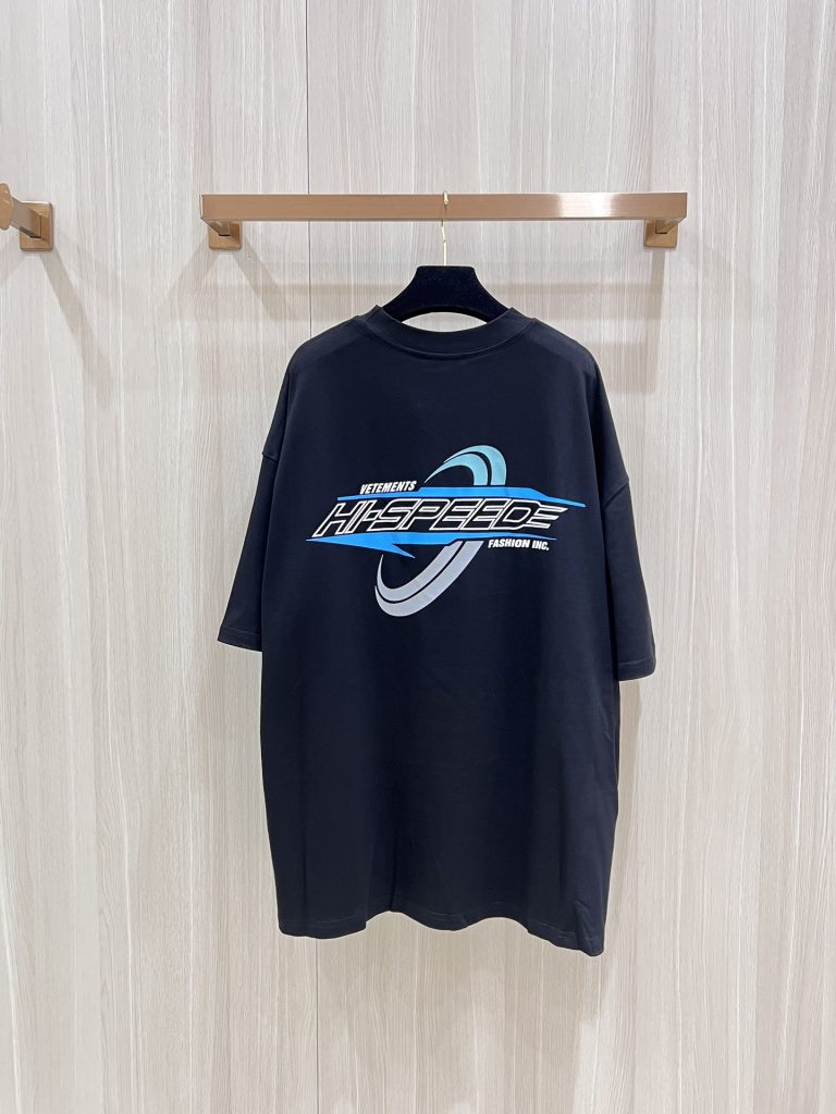 Vetements(ヴェトモン)偽物オシャレなlogeプリントカジュアル半袖Tシャツ激安通販