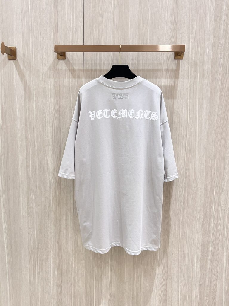 Vetements(ヴェトモン)スーパーコピーおしゃれな立体プリント半袖Tシャツ激安通販