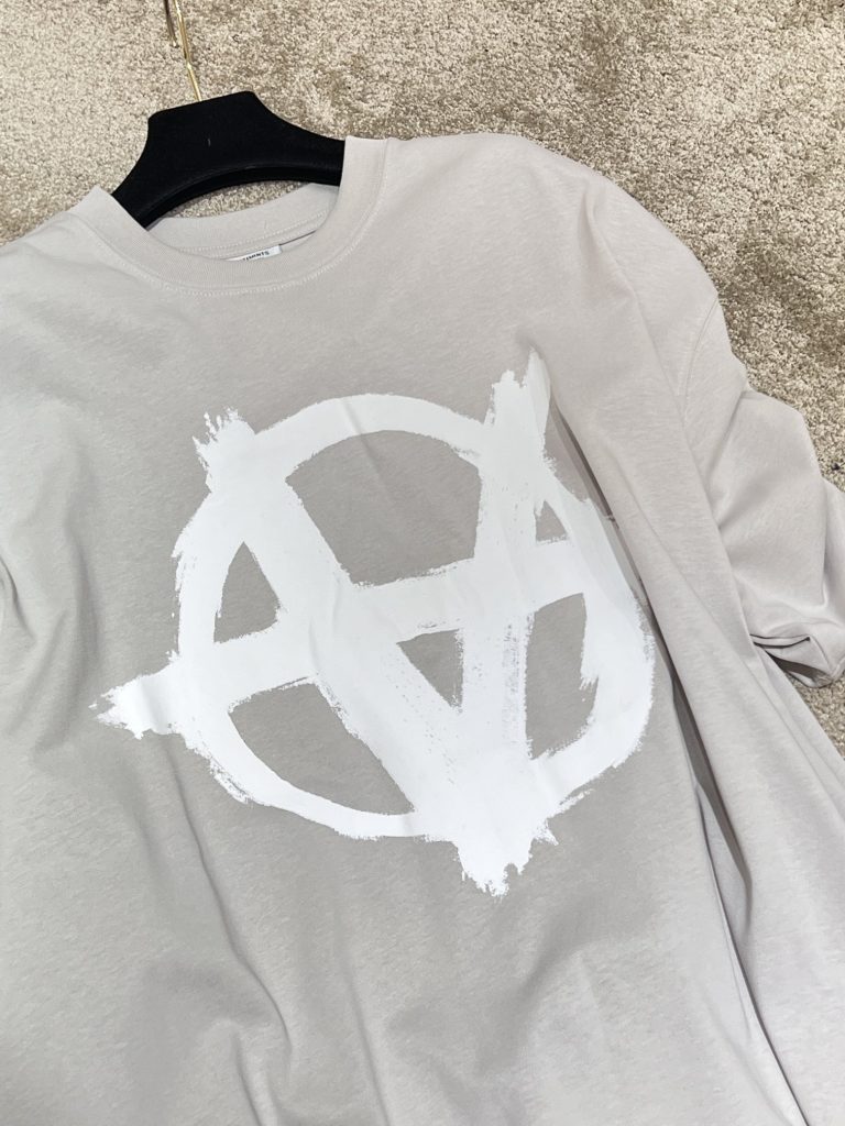 Vetements(ヴェトモン)スーパーコピーおしゃれな立体プリント半袖Tシャツ激安通販