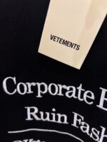 Vetements(ヴェトモン)偽物芸能人アルファベットプリントオシャレカジュアル半袖Tシャツ男女同タイプ通販
