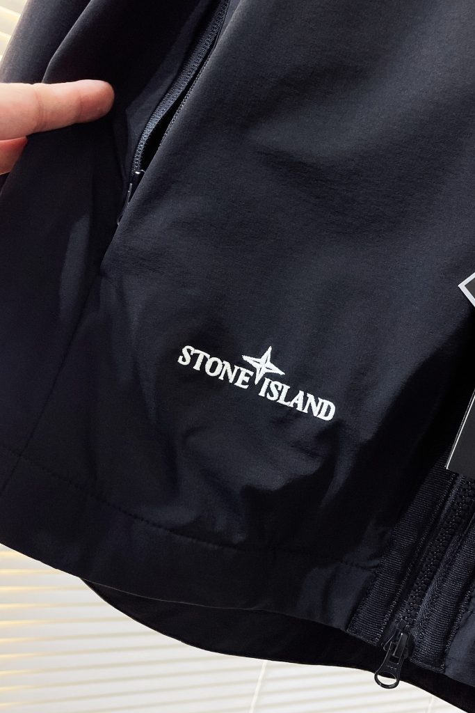 STONE ISLAND(ストーンアイランド) コピーアウトドアレジャージャケット