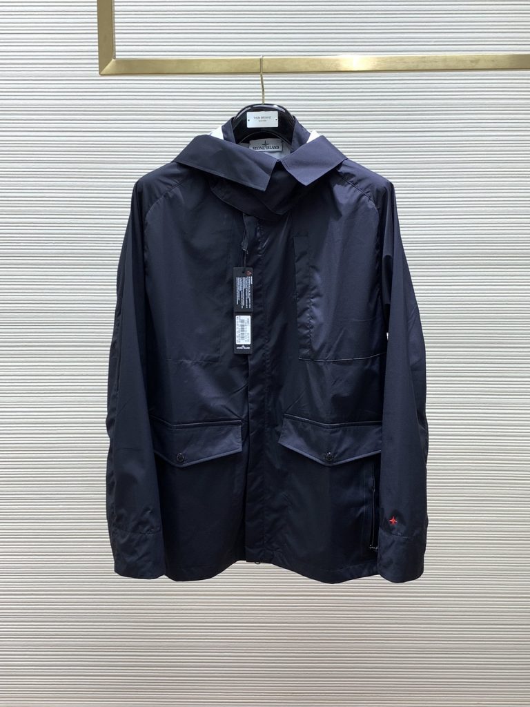 STONE ISLAND(ストーンアイランド) スーパーコピーフード付き  レジャーカーゴジャケット 