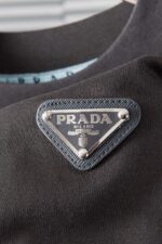 PRADA(プラダ )2024新作定番デザイン100%コットンラウンドネック半袖Tシャツ