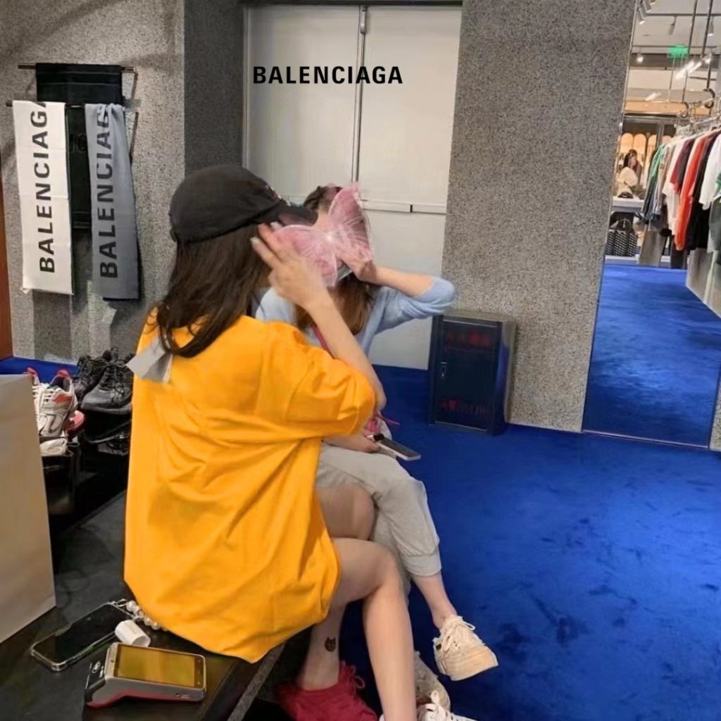 BALENCIAGA(バレンシアガ)XADIDASスーパーコピー定番ロゴカップルモデル半袖Tシャツ 