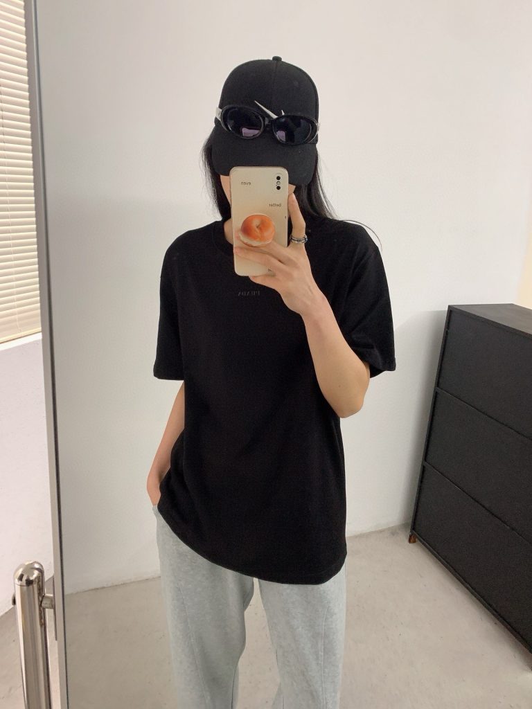 PRADA (プラダ)2024夏コピーファッション肌に優しく快適半袖Tシャツ