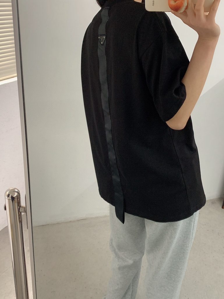 PRADA (プラダ)2024夏コピーファッション肌に優しく快適半袖Tシャツ