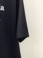 BALENCIAGA(バレンシアガ)2024春夏新作 コピー 高密度の刺繍ラウンドネック半袖