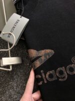 BALENCIAGA(バレンシアガ) 定番 コピー プリント ロゴ半袖Tシャツ 男女兼用