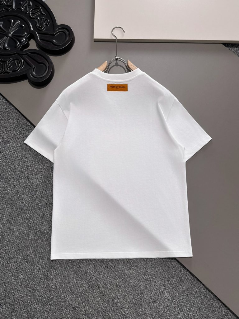 LOUIS VUITTON(ルイヴィトン)n級品2024夏新作定番ロゴプリントシンプルカジュアルTシャツ。