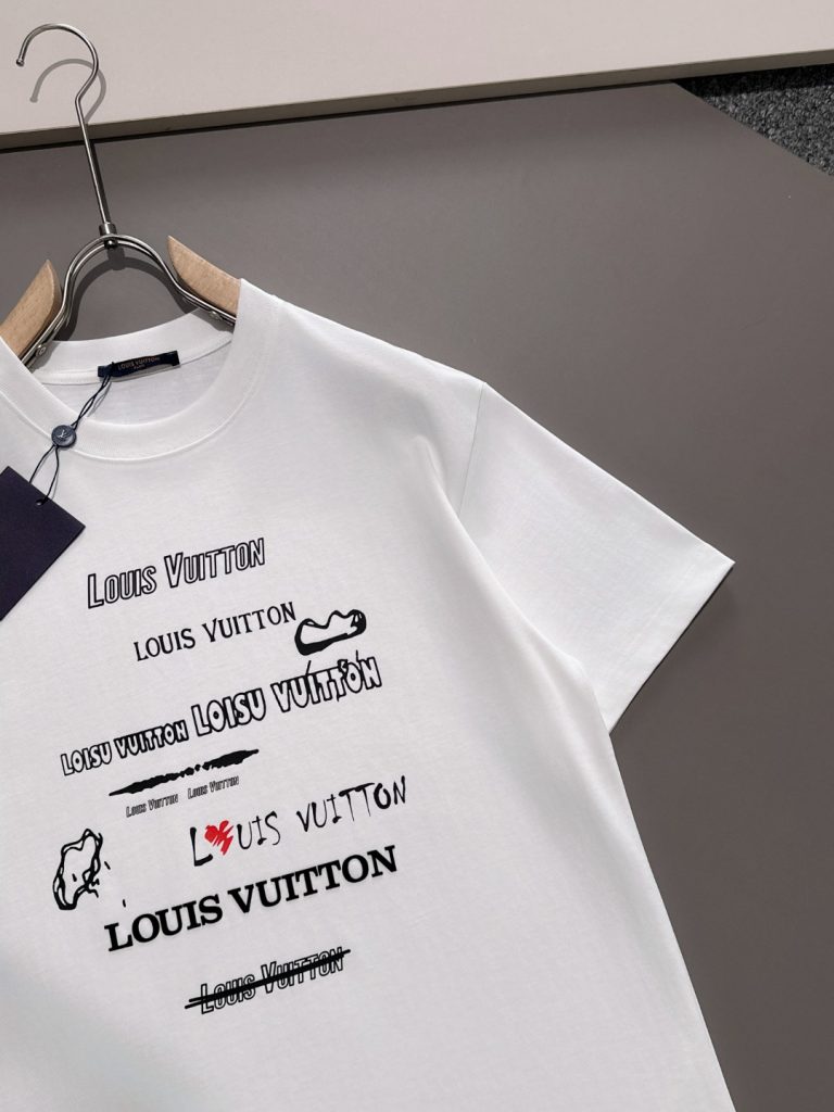 LOUIS VUITTON(ルイヴィトン)n級品2024夏新作定番ロゴプリントシンプルカジュアルTシャツ。