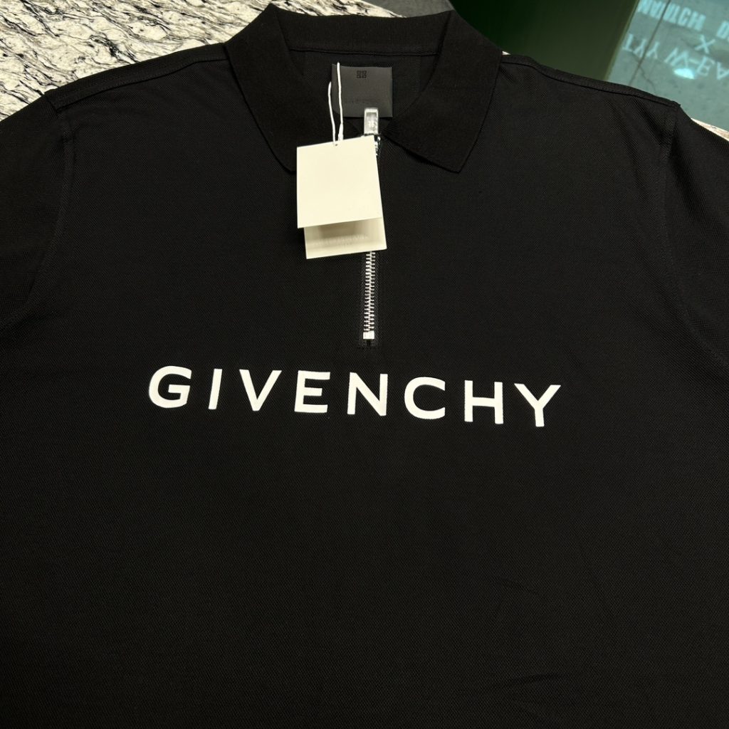 GIVENCHY(ジバンシイ)定番芸能人のシンプルなプリントのｌｏｇｅのカジュアルな半袖n級品