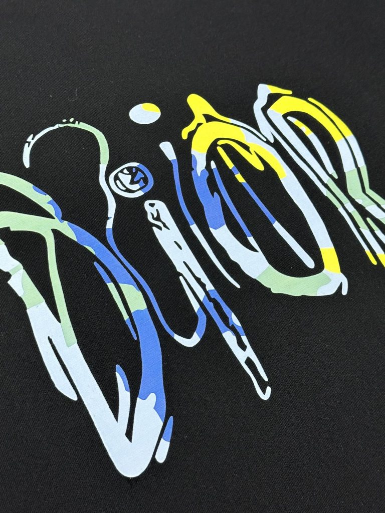 DIOR（ディオール）コピー 夏の新作カラー落書きアルファベットロゴ半袖 通販