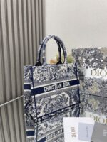 DIOR（ディオール）スーパーコピー 手作り立体刺繍DIOR Book tote ショッピングバッグ