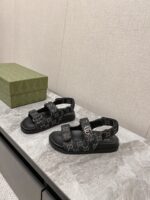 Gucci（グッチ）激安販売 n級品 カップルタイプビーチサンダル定番老布サンダル