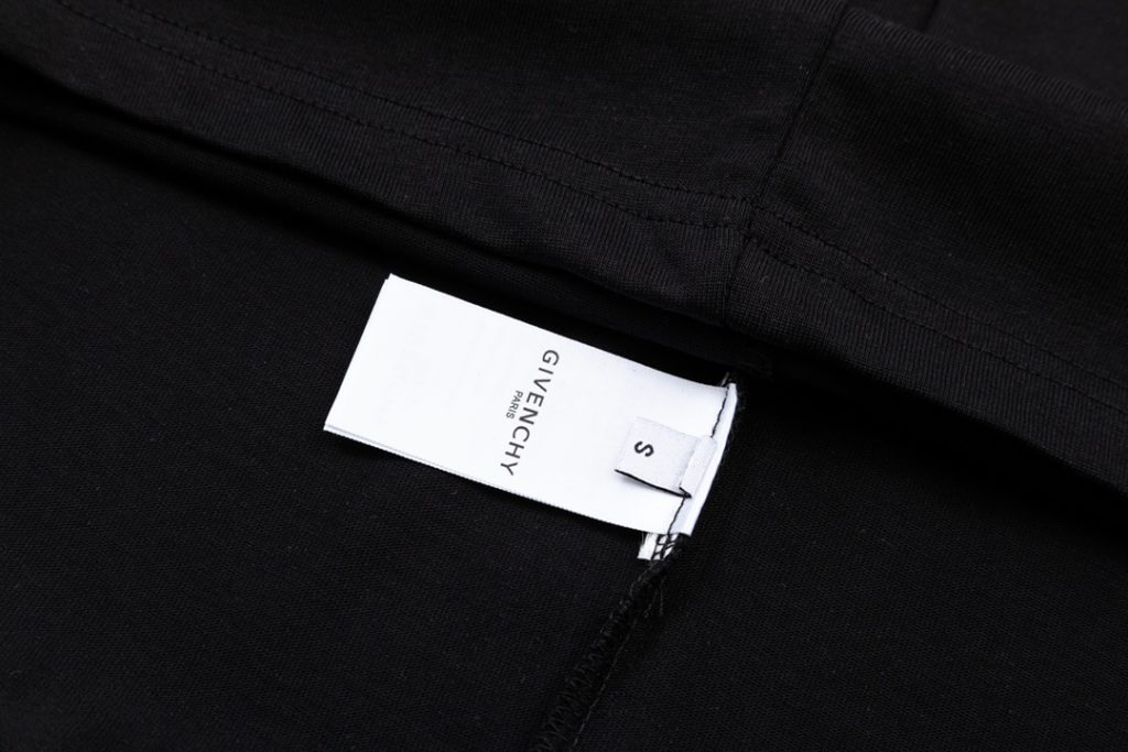 業界最高い品質   超お得人気アルファベットグラフィティジバンシコピー カジュアル半袖Tシャツ男女同タイプ