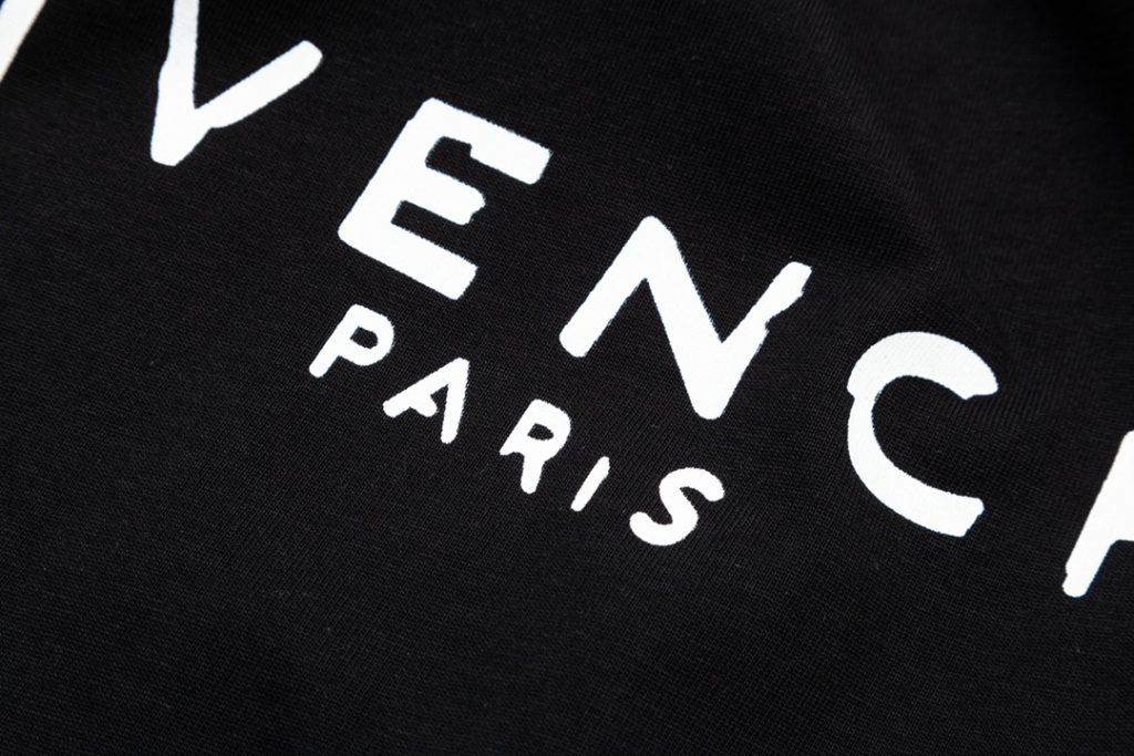 業界最高い品質   超お得人気アルファベットグラフィティジバンシコピー カジュアル半袖Tシャツ男女同タイプ