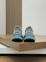 プラダ コピー メンズレザーカジュアル通気性の良いスニーカー