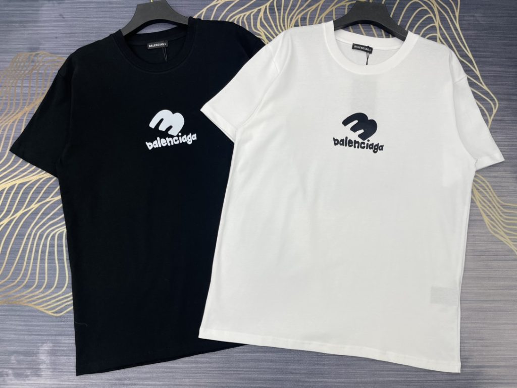 BALENCIAGA(バレンシアガ) コピー トレンド流行春夏新作ロゴラウンドネック半袖Tシャツ