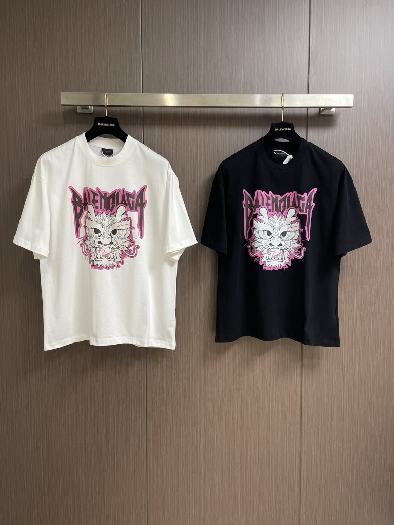 BALENCIAGA(バレンシアガ) 龍年限定 入手困難 業界最高い品質 コピー 新作半袖Tシャツ