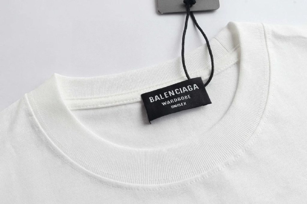 2024人気バカ売れタイプバレンシアガ  n級品ファッションカジュアル半袖Tシャツ