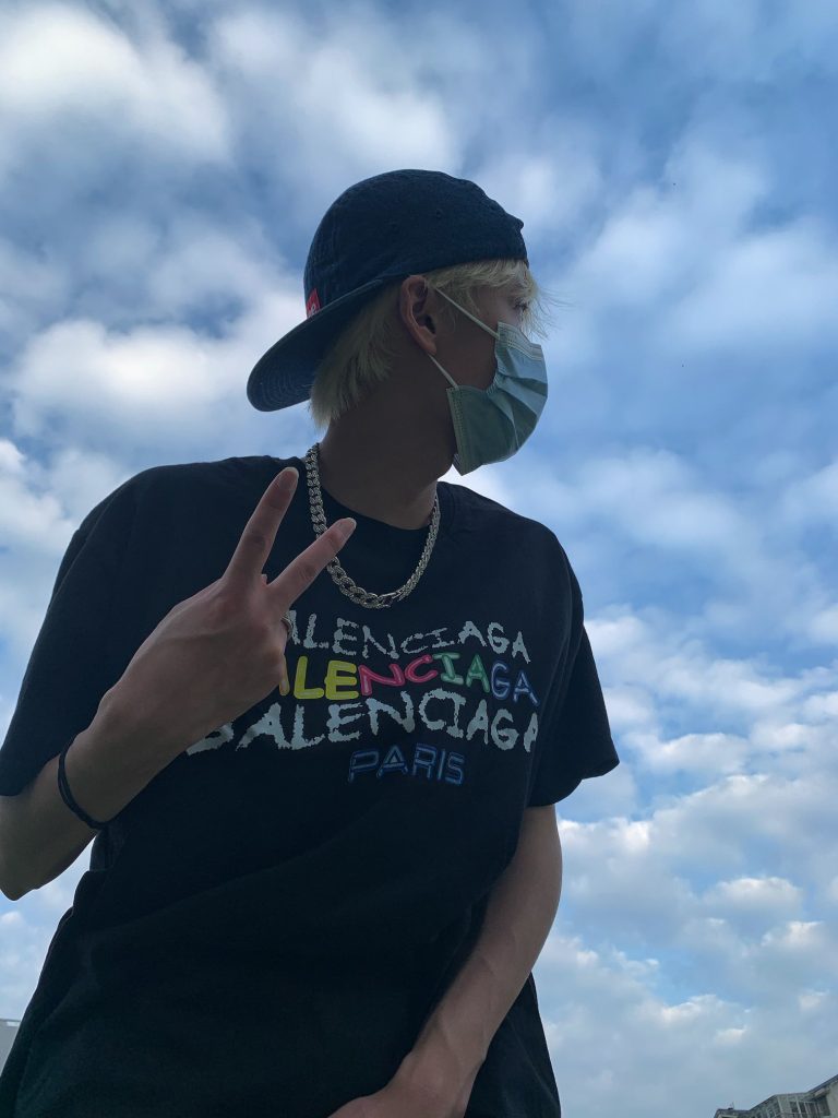  入手困難 バレンシアガ偽物 スケッチプリント半袖ペアTシャツ