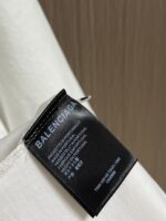 バレンシアガ アイキャッチ コピー ロゴプリント半袖Tシャツ