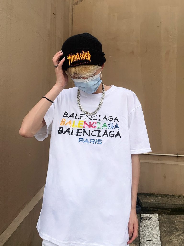  入手困難 バレンシアガ偽物 スケッチプリント半袖ペアTシャツ