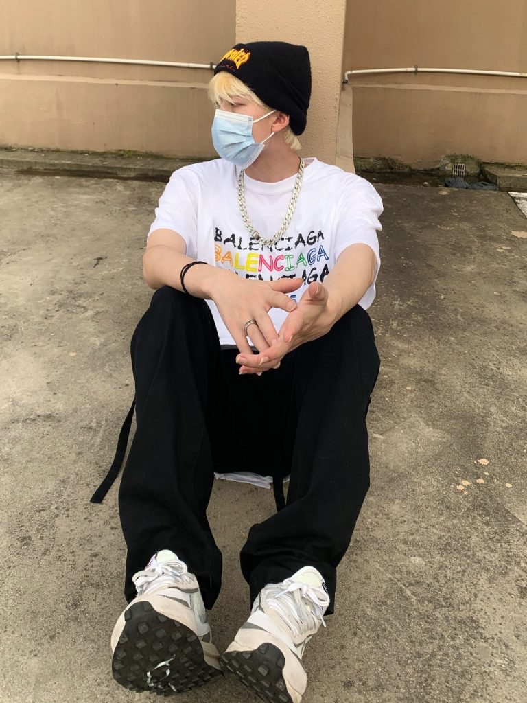  入手困難 バレンシアガ偽物 スケッチプリント半袖ペアTシャツ