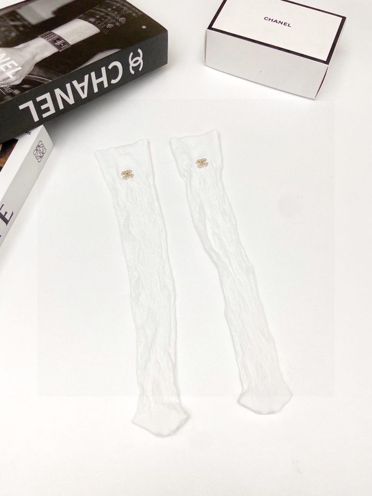 業界最高い品質コピー バカ売れタイプお勧めシャネル定番ダブルCアルファベットロゴミドルストッキング