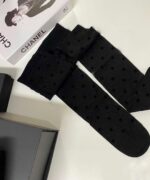 シャネル コピー アルファベットロゴフロッキーストッキング