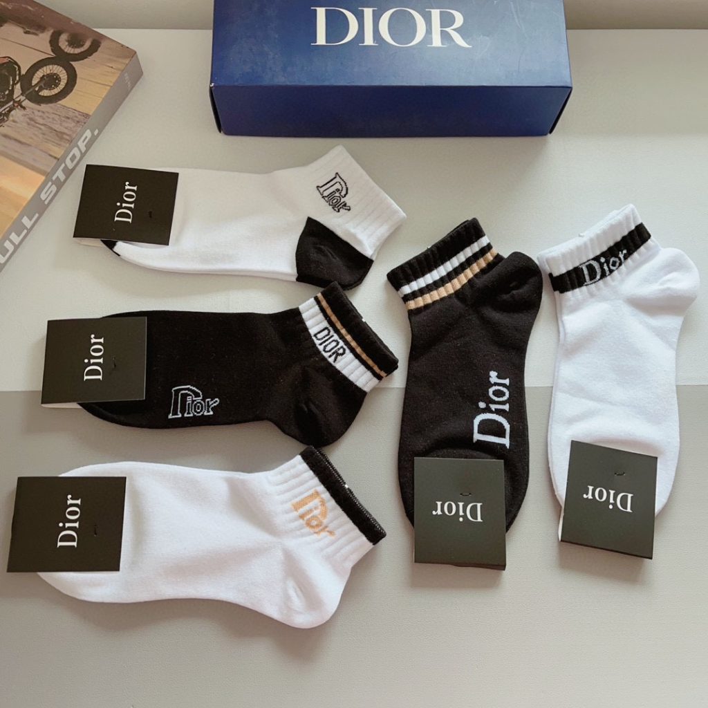 DIOR（ディオール）新作 コピー アルファベット流行短筒靴下 激安通販 