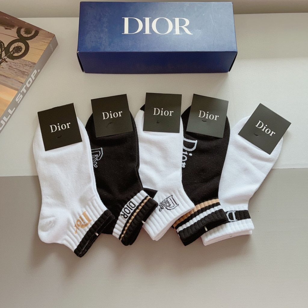 DIOR（ディオール）新作 コピー アルファベット流行短筒靴下 激安通販 