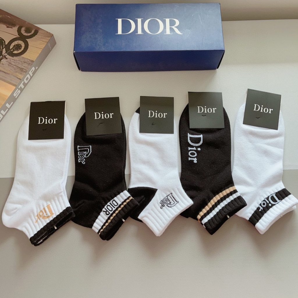 DIOR（ディオール）新作 コピー アルファベット流行短筒靴下 激安通販 