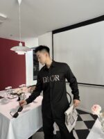激安通販 人気グラデーション 偽物 ディオール半袖Tシャツ