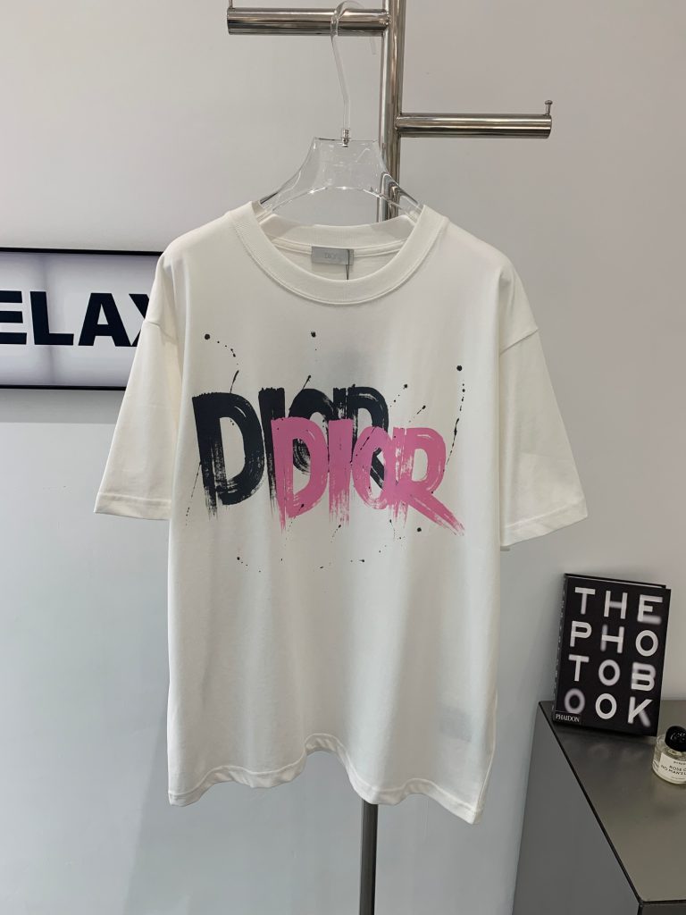 ディオール コピー アルファベット グラフィティプリントカップルタイプ半袖Tシャツ