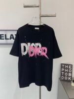 ディオール コピー アルファベット グラフィティプリントカップルタイプ半袖Tシャツ