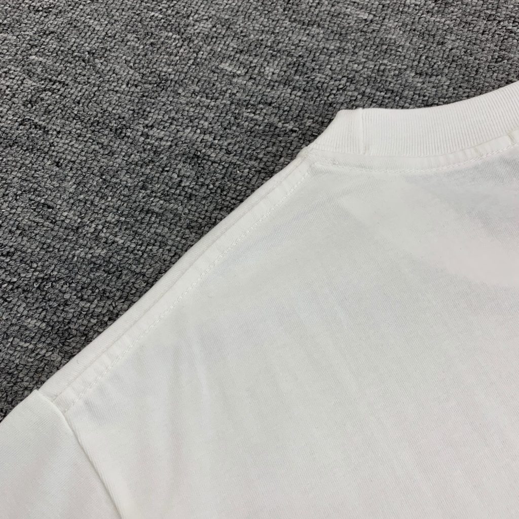 ディオール コピー アルファベット グラフィティプリントカップルタイプ半袖Tシャツ