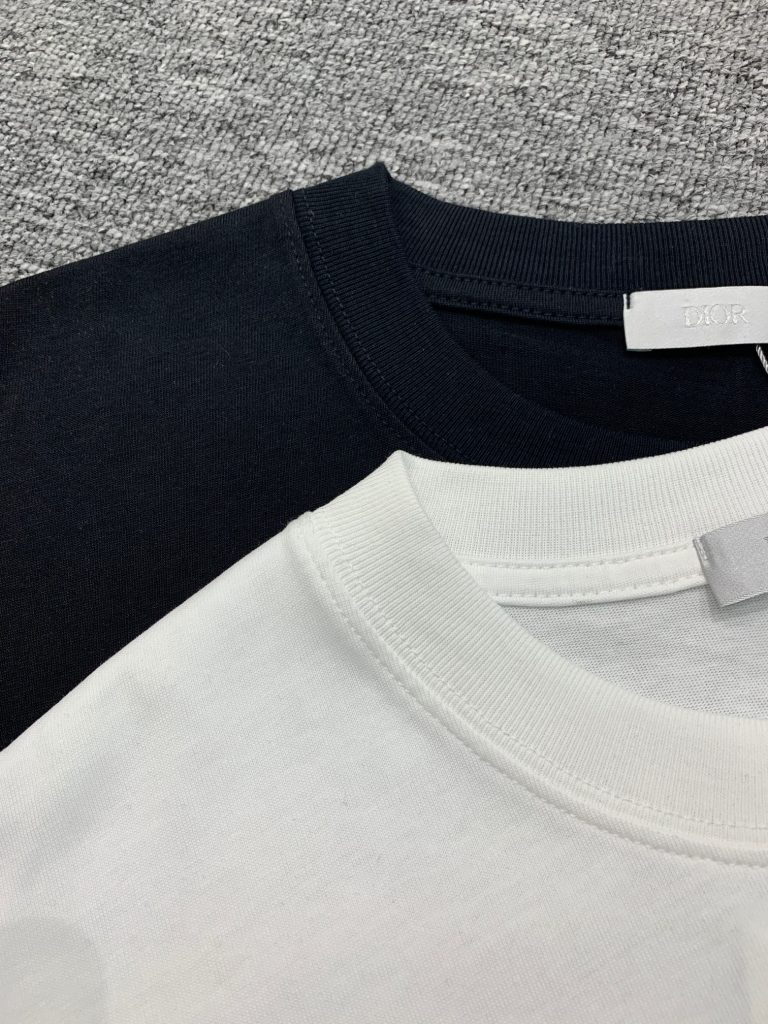 人気新作ディオール スーパーコピー モノグラム グラフィティ ロゴカジュアル半袖Tシャツ