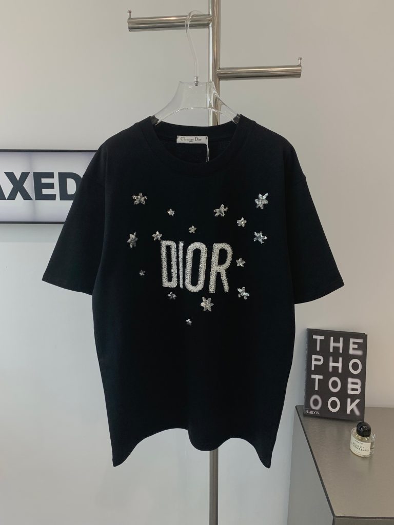 ディオール 偽物 星のアルファベット刺繍半袖Tシャツ