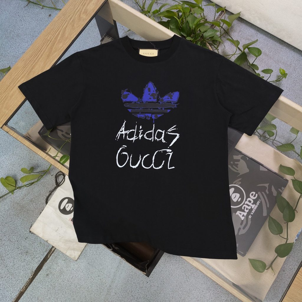 GUCCI (グッチ) 偽物 春夏新作連名クローバーlogeプリントTシャツ 通販