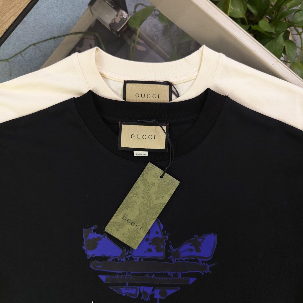 GUCCI (グッチ) 偽物 春夏新作連名クローバーlogeプリントTシャツ 通販