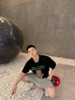 GUCCI (グッチ) 偽物 芸能人 刺繍丸首半袖Tシャツ