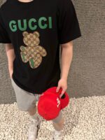 GUCCI (グッチ) 偽物 芸能人 刺繍丸首半袖Tシャツ